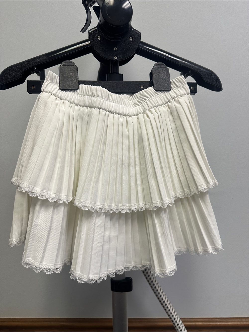OAK + FORT White Tiered Pleated Skater Skirt with Lace Trim